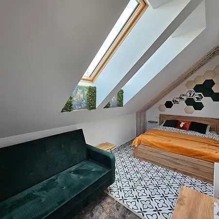 Przy Szlaku Jeleni *