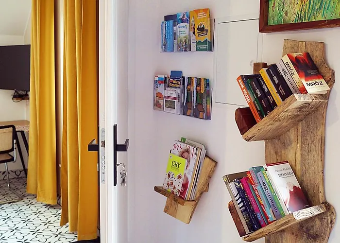 Przy Szlaku Jeleni אוסטראון