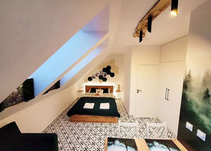 Przy Szlaku Jeleni בית אירוח אוסטראון